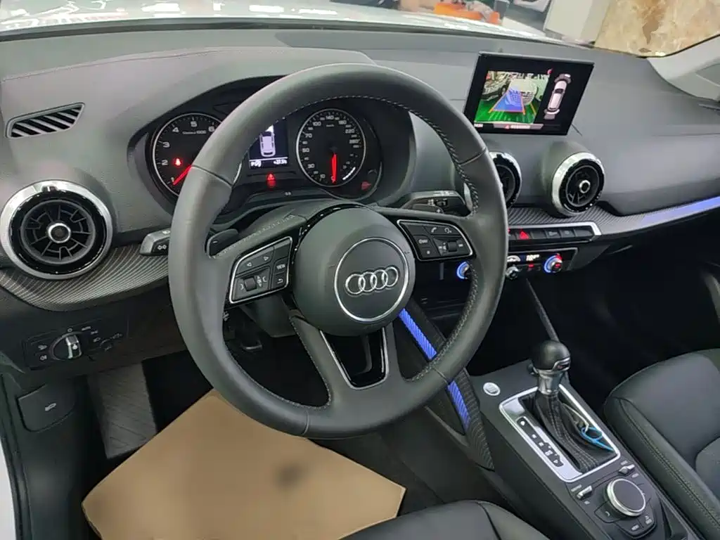 Audi Q2L 2022 — фото 11