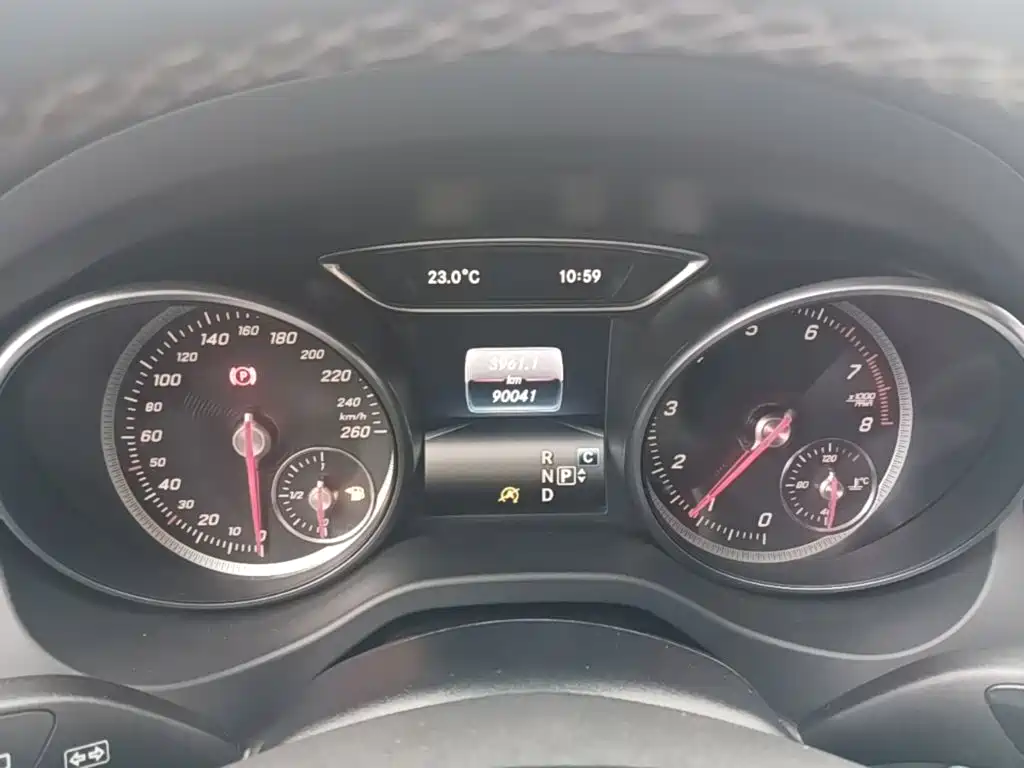 Mercedes-Benz GLA 2018 — фото 12