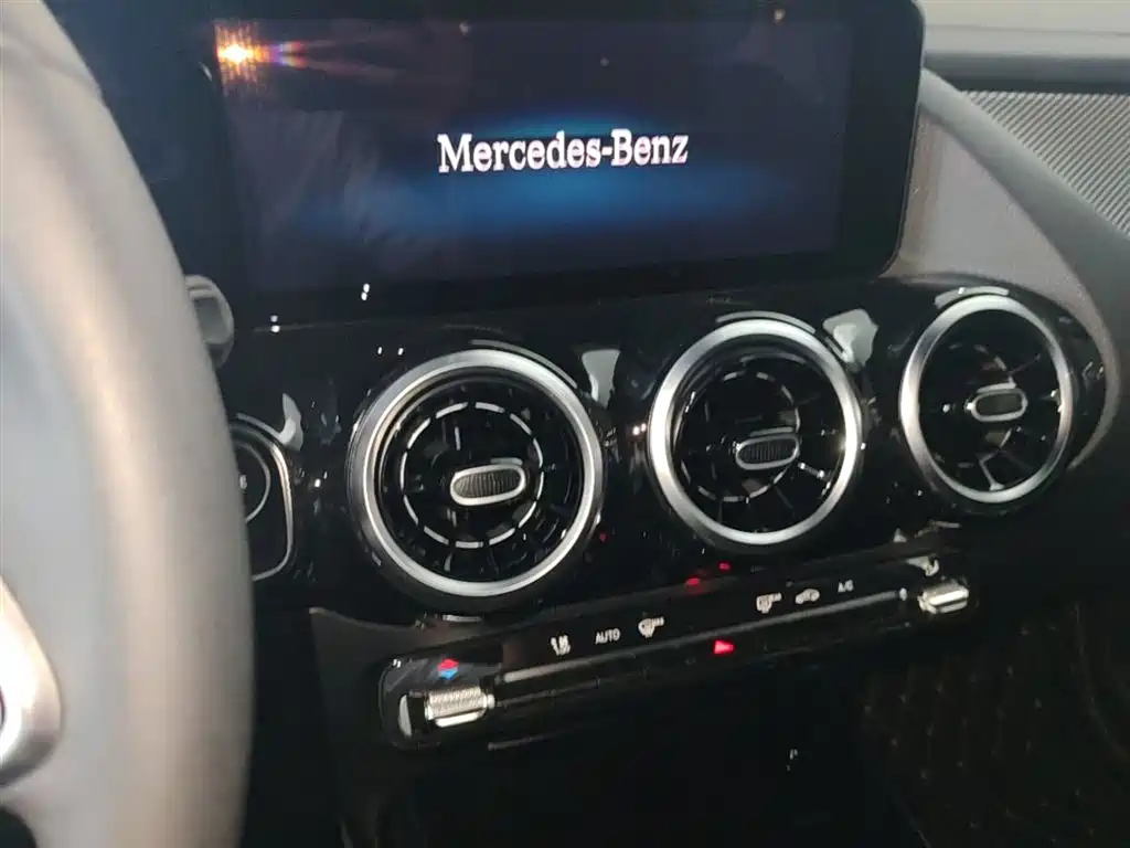 Mercedes-Benz GLA 2024 — фото 13