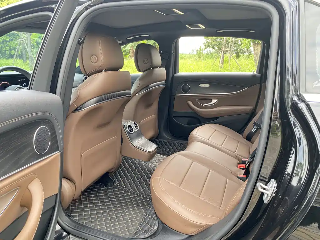 Mercedes-Benz E-Class 2022