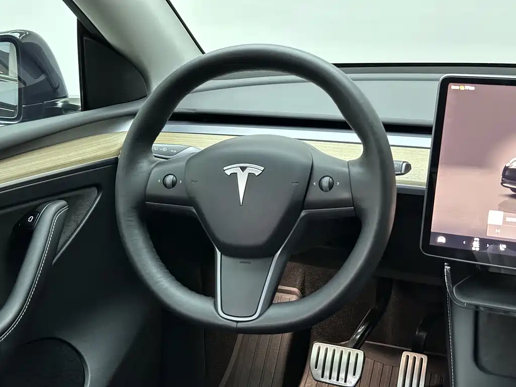 Tesla Model Y 2022 — фото 18
