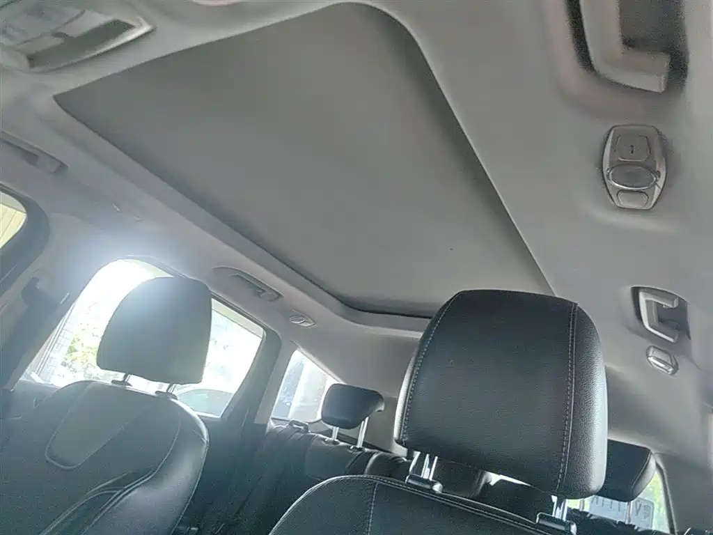 Ford Kuga 2015 — фото 18