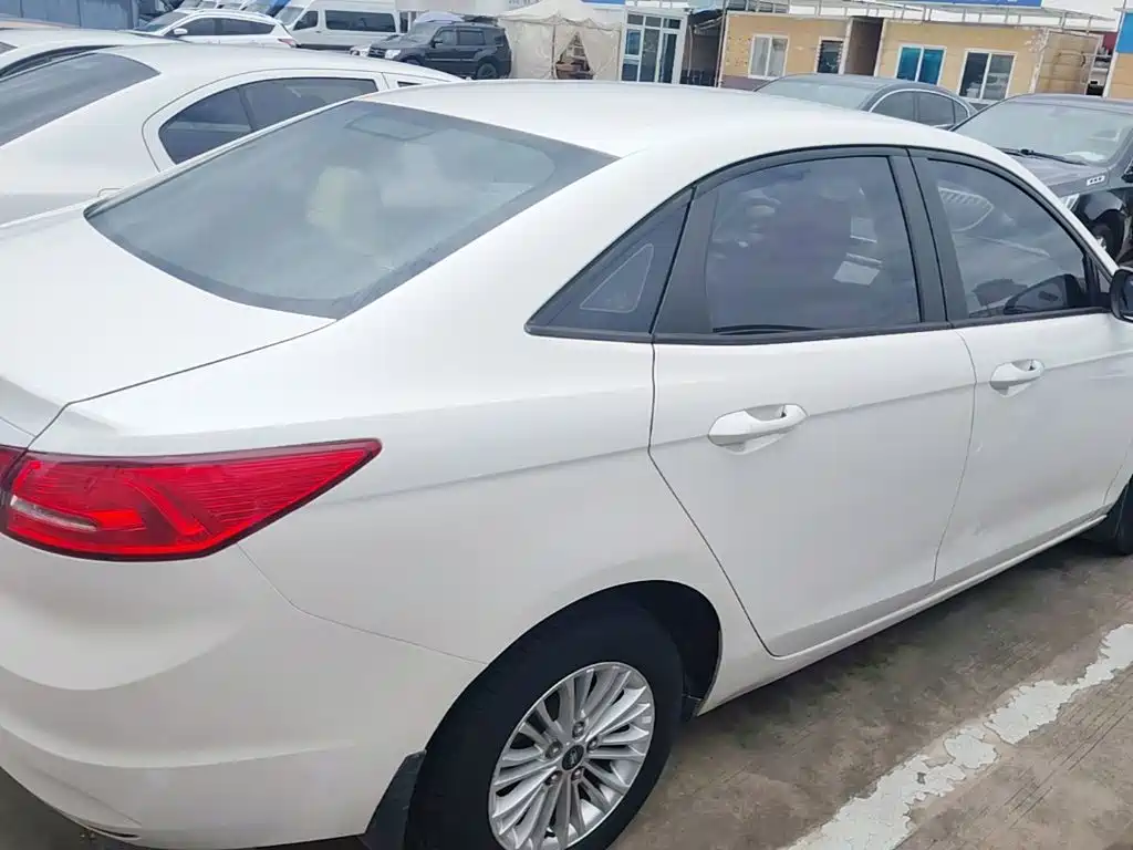 Ford Escort 2015