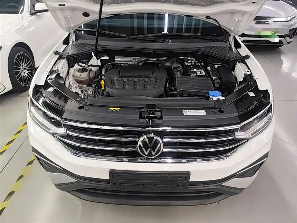 Volkswagen Tiguan L 2024 — фото 20