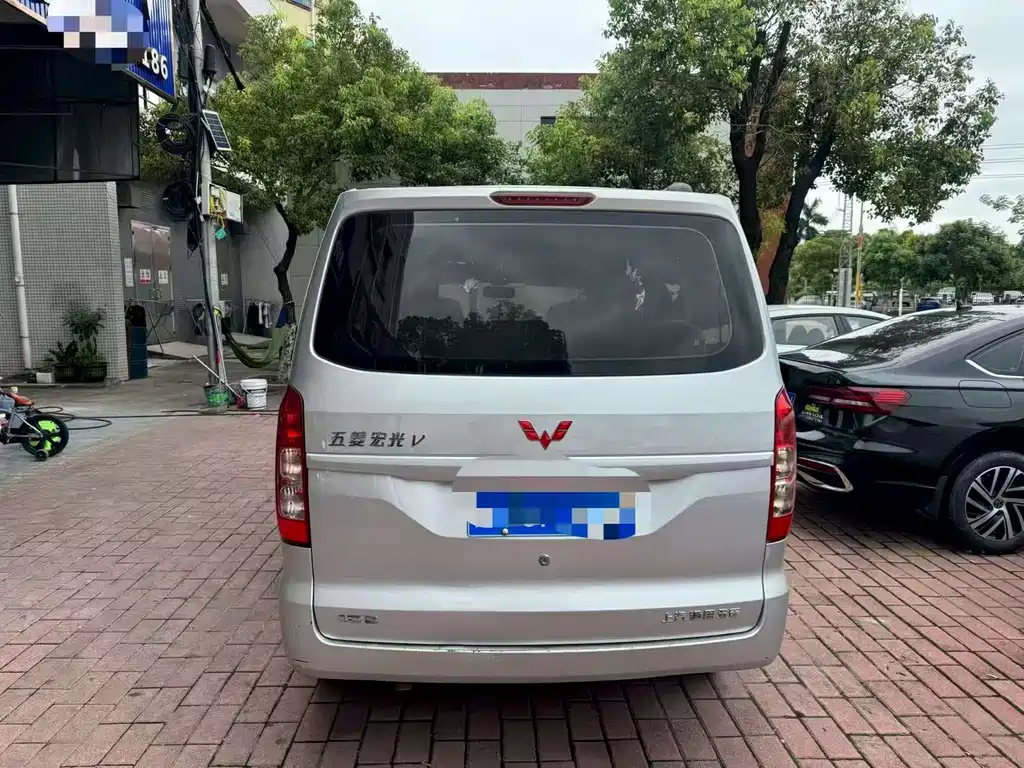 Wuling Hongguang V 2020 — фото 8