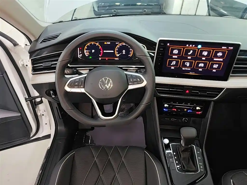 Volkswagen Tiguan L 2024 — фото 11