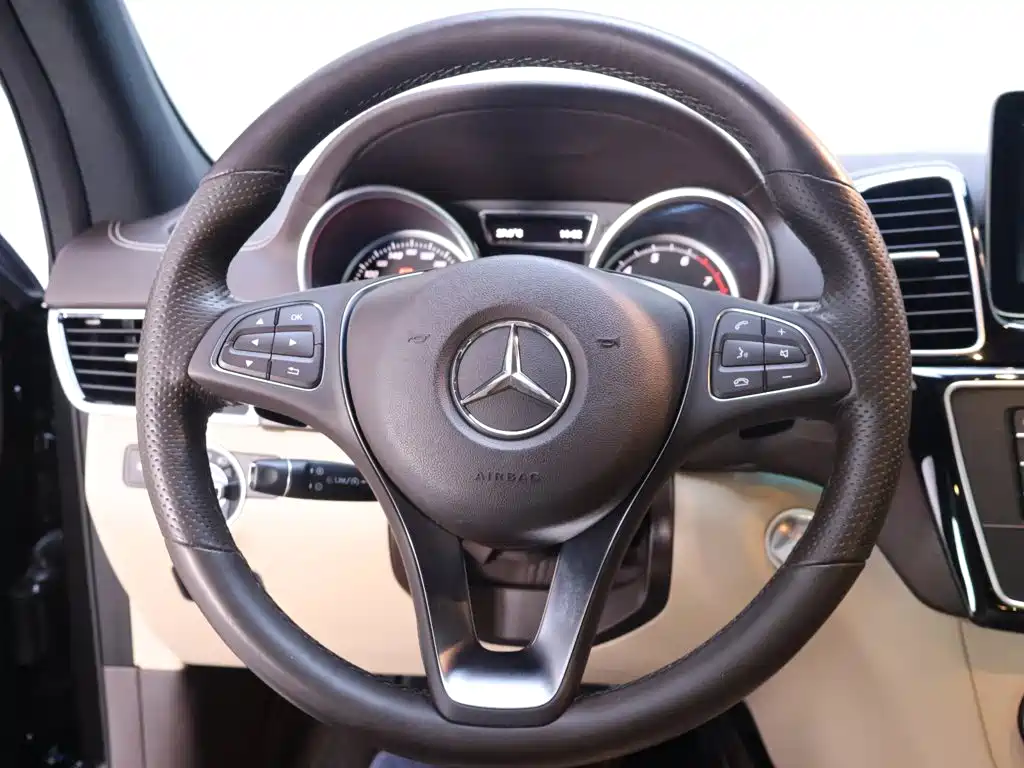 Mercedes-Benz GLE 2018 — фото 16