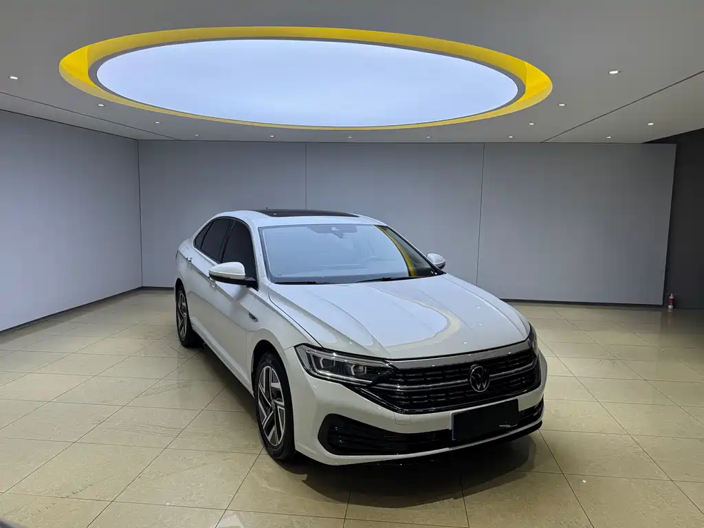 Volkswagen Sagitar 2022