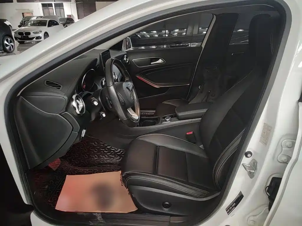 Mercedes-Benz GLA 2018 — фото 15