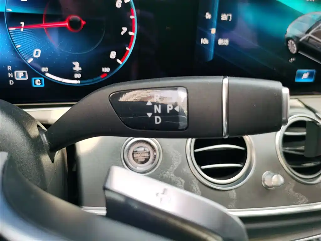 Mercedes-Benz E-Class 2023 — фото 11