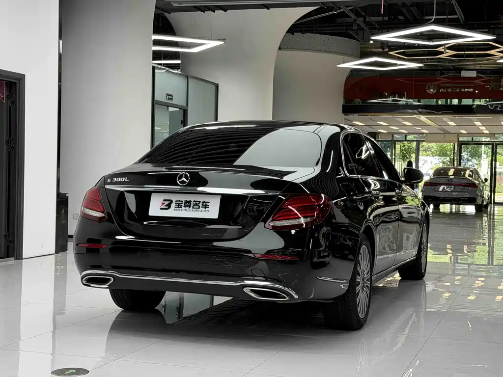 Mercedes-Benz E-Class 2020 — фото 11