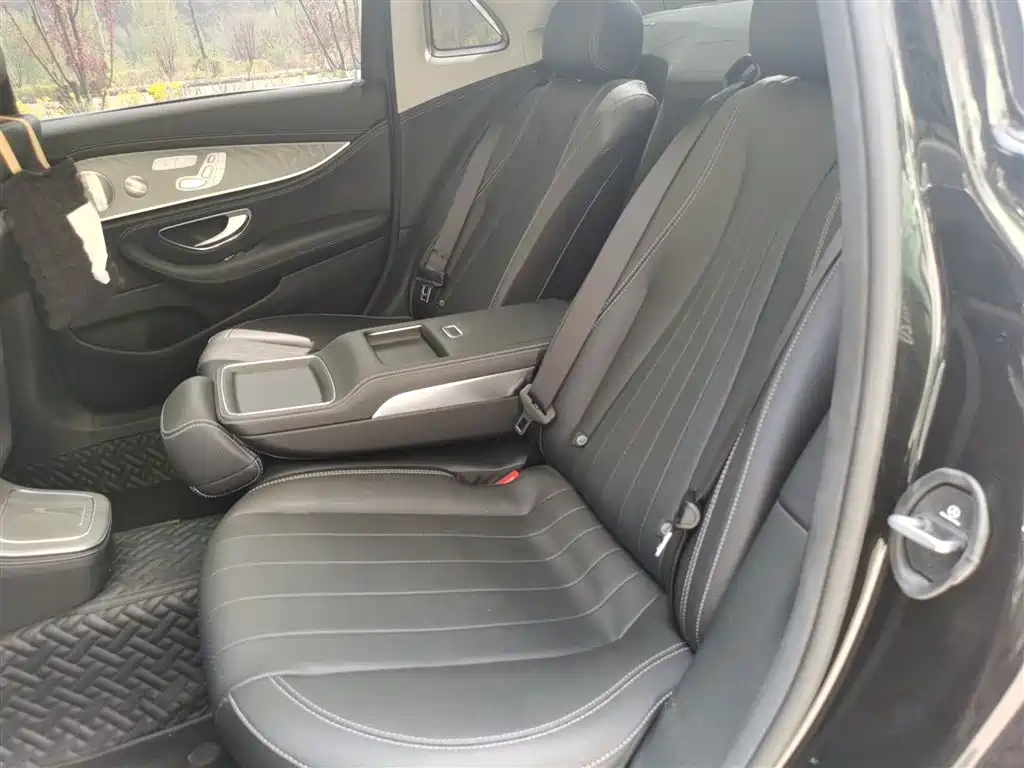 Mercedes-Benz E-Class 2023 — фото 14