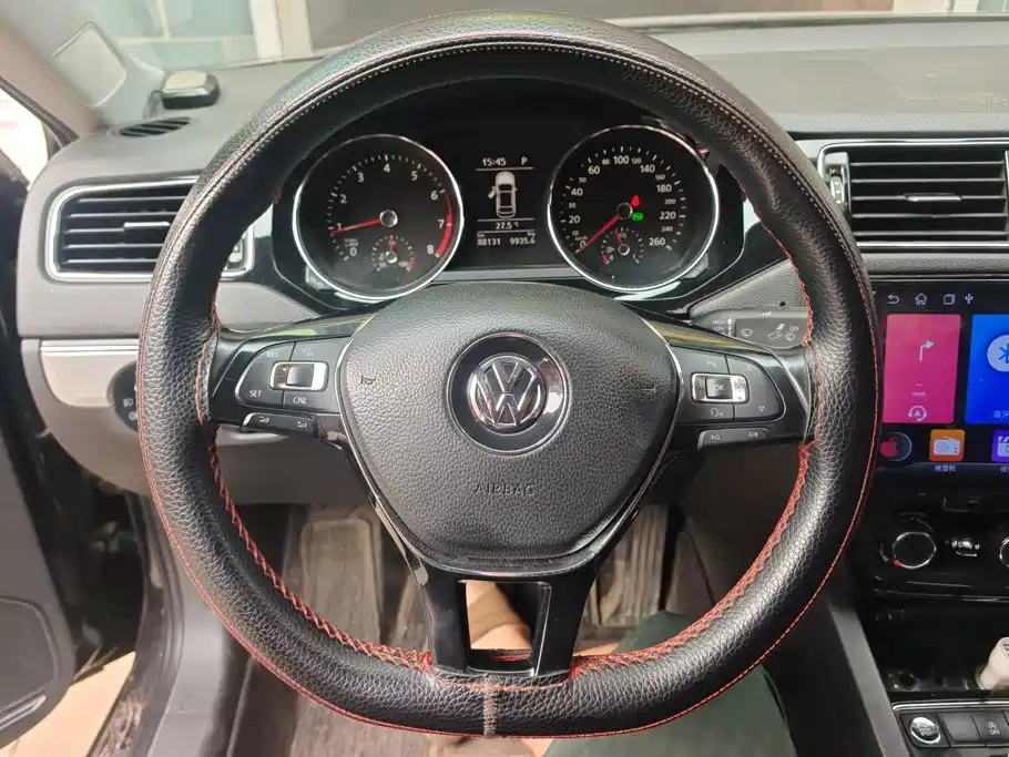 Volkswagen Sagitar 2017 — фото 15