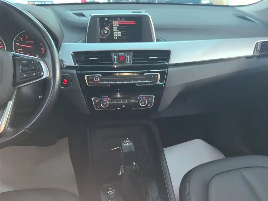 BMW X1 2017 — фото 13