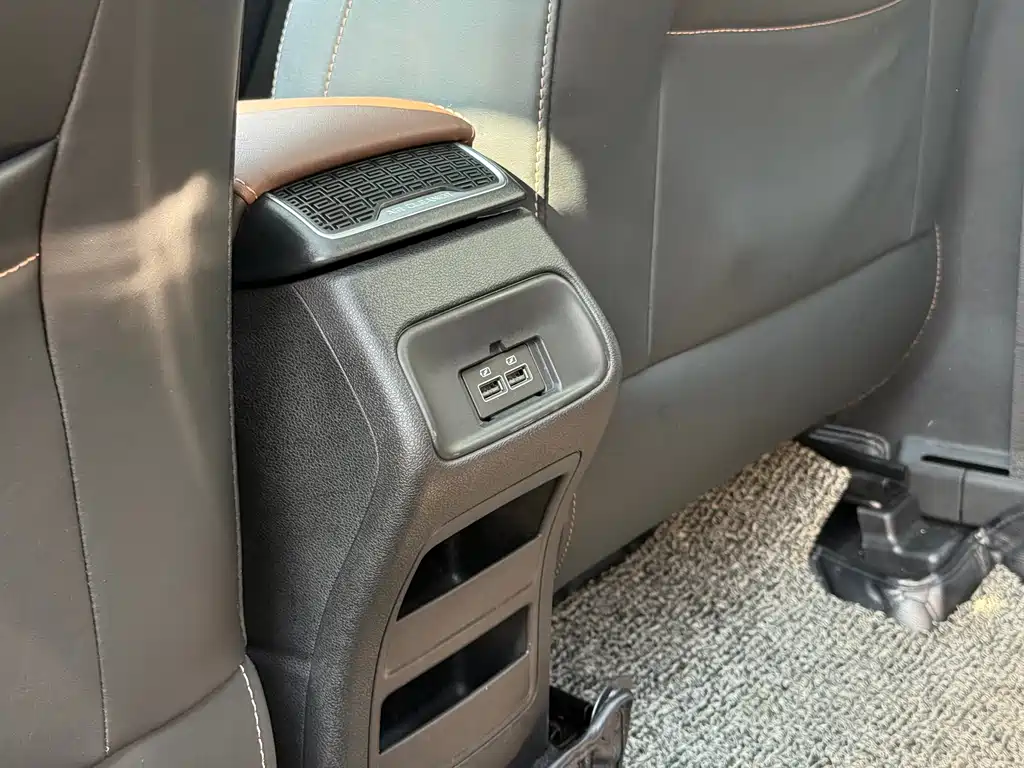 Geely Emgrand GS 2018 — фото 20