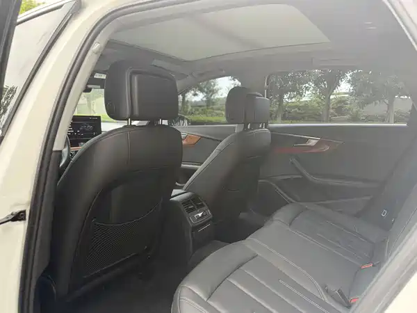 Audi A4L 2020