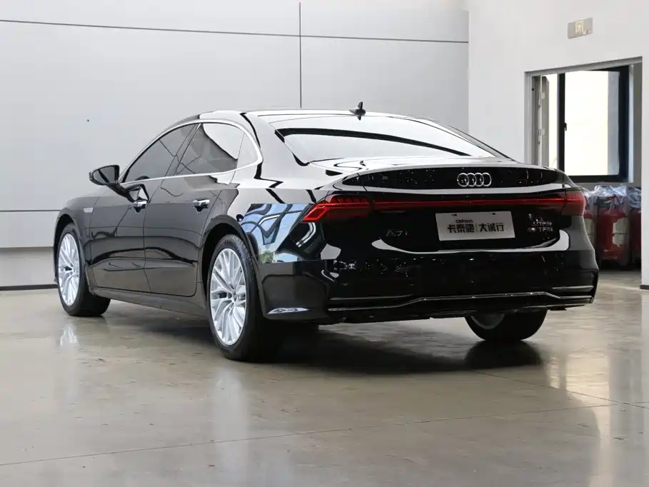 Audi A7L 2024 — фото 32