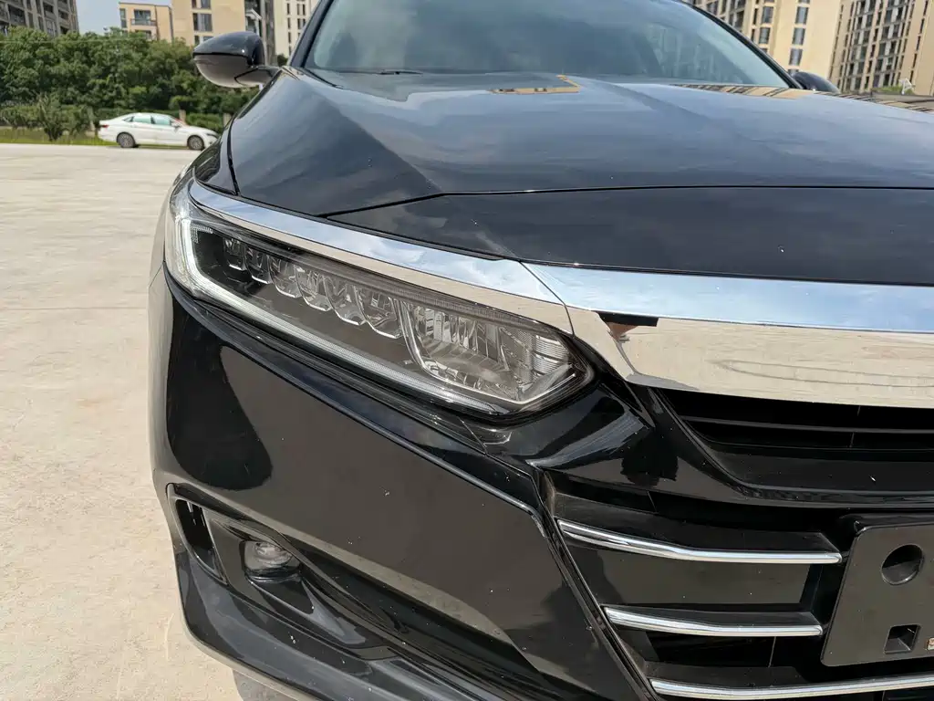 Honda Accord 2022 — фото 16