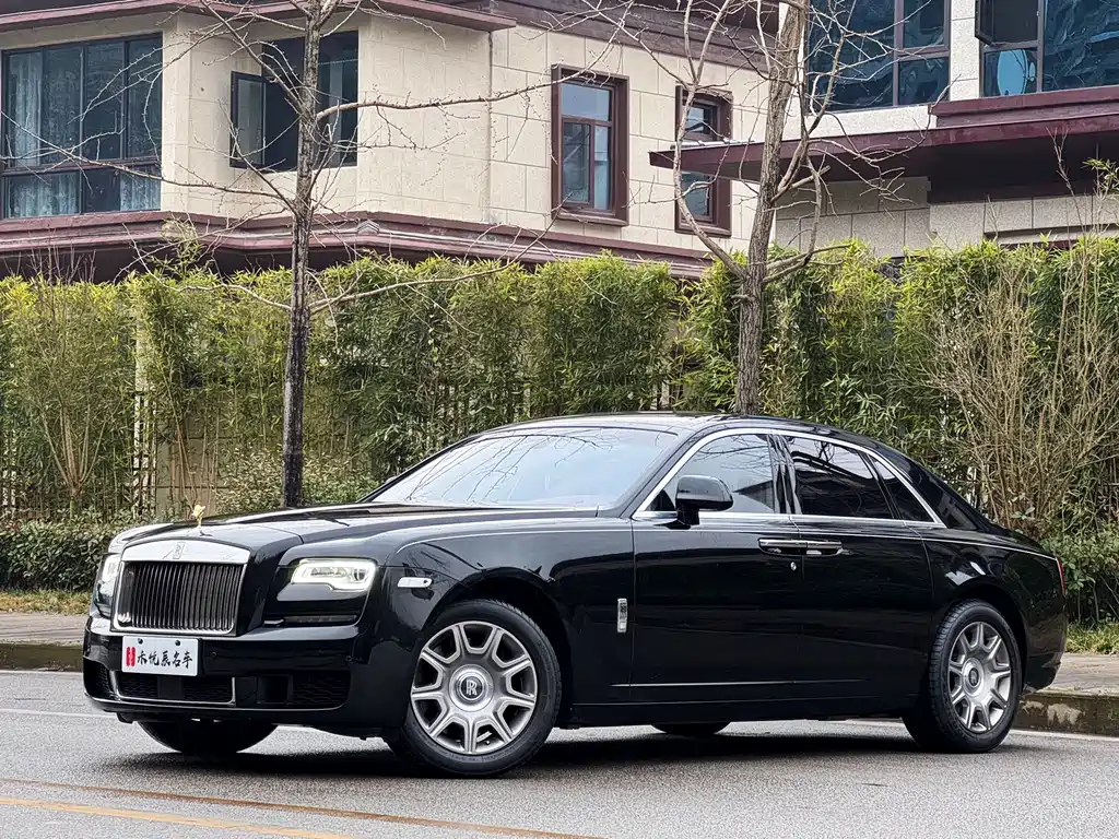 Rolls-Royce Ghost 2018 — фото 1
