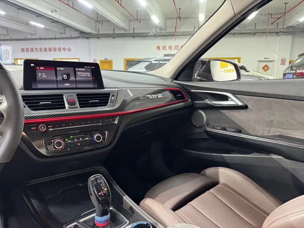BMW 1 Series 2020 — фото 15