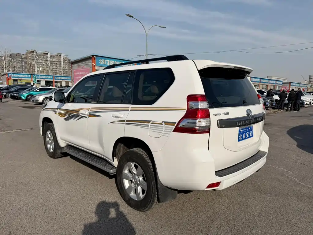 Toyota Prado 2016 — фото 15