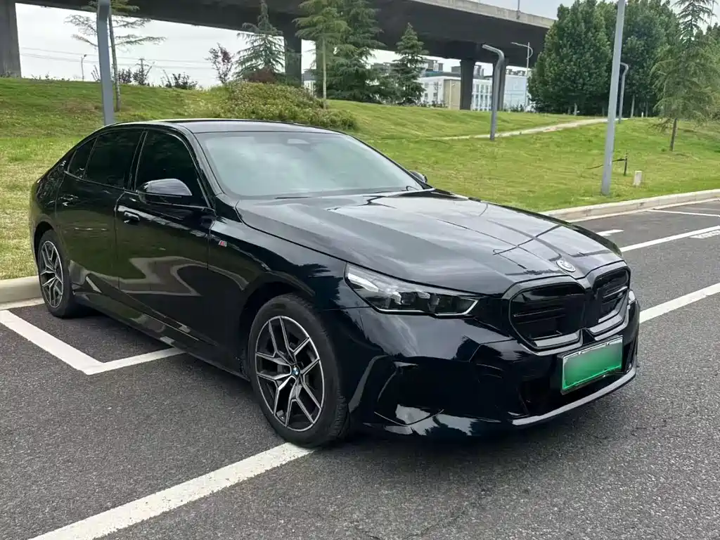 BMW i5 2025 — фото 3