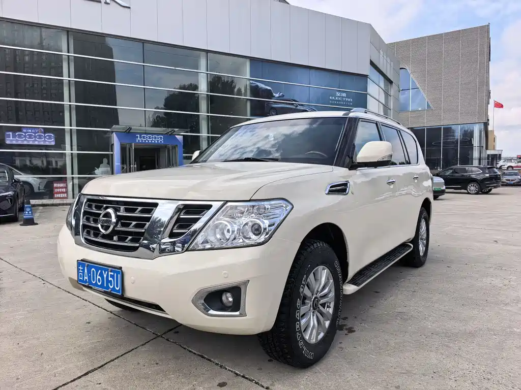 Nissan Patrol 2017 — фото 1