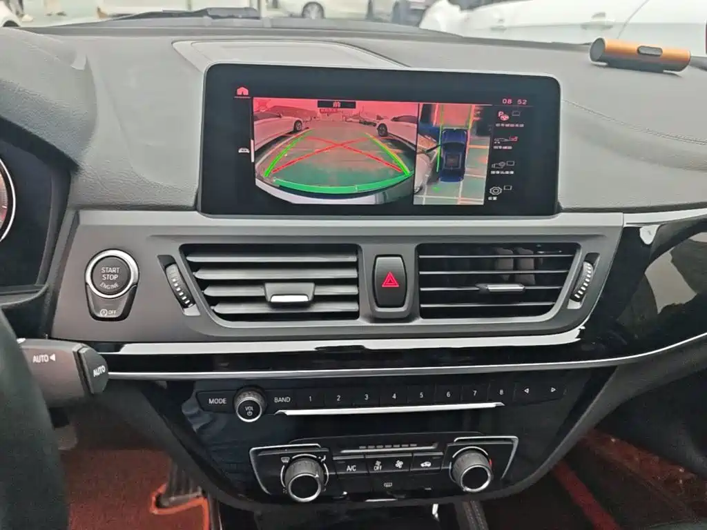 BMW 1 Series 2020 — фото 13