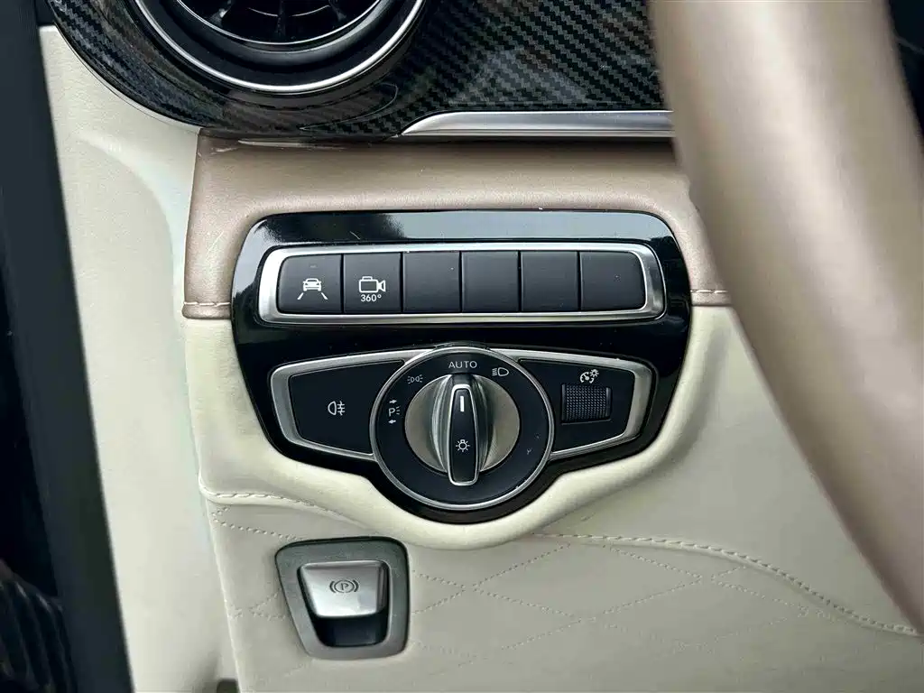 Mercedes-Benz V-Class 2023 — фото 19