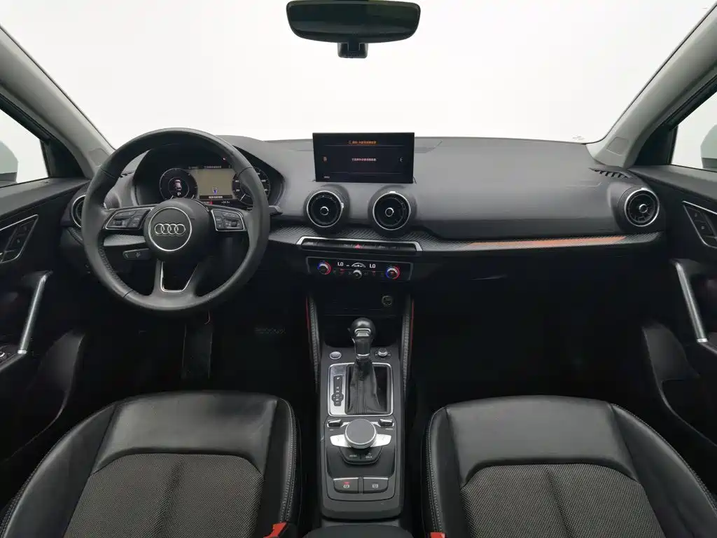 Audi Q2L E-Tron 2020
