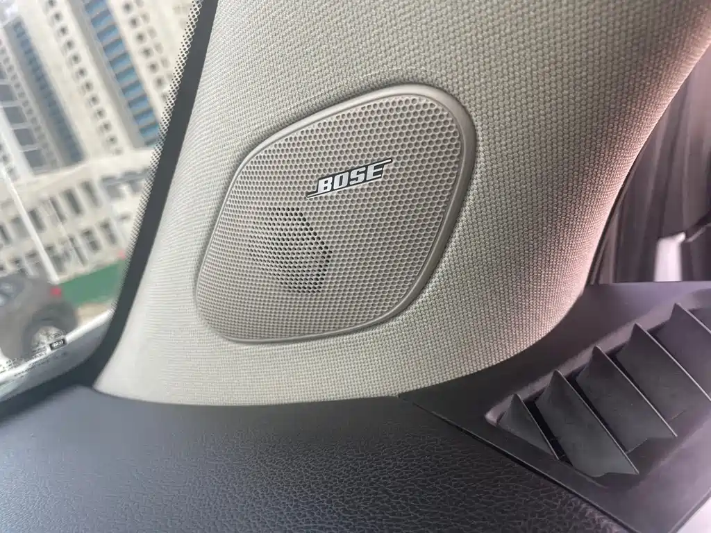Cadillac SRX 2015 — фото 15