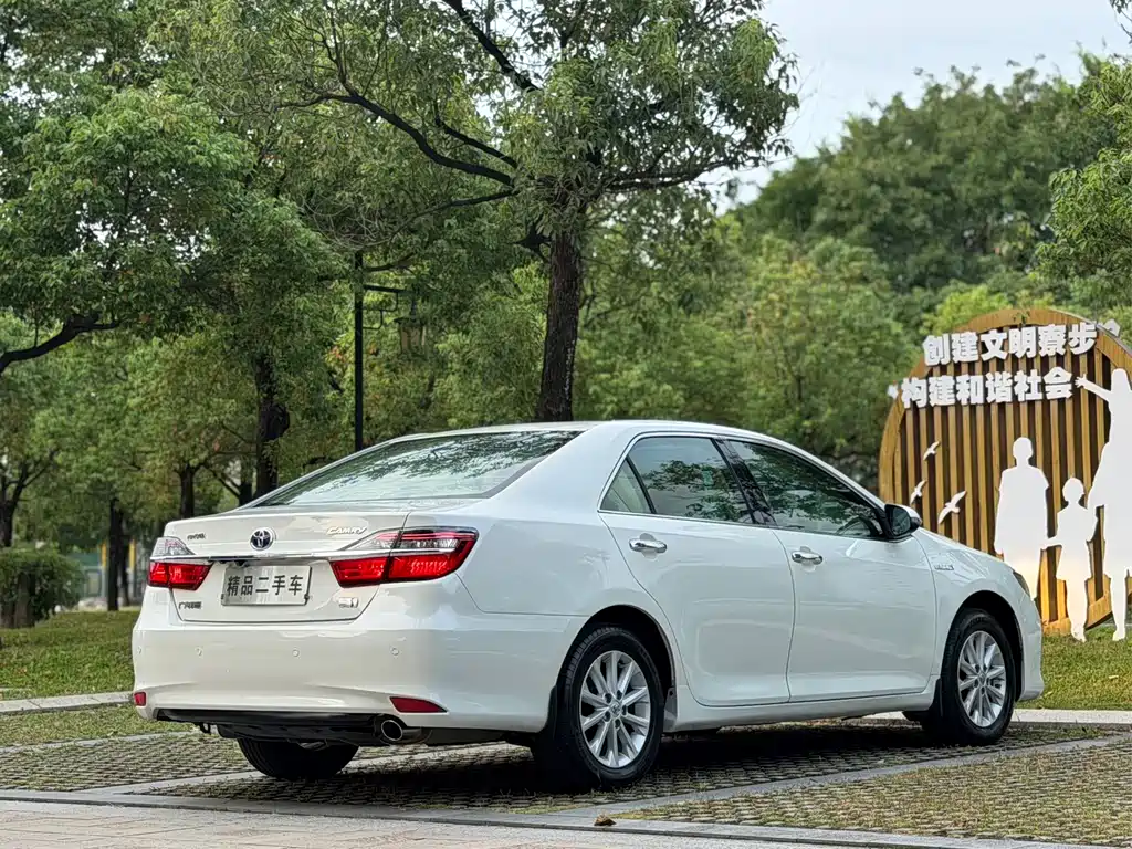 Toyota Camry 2016 — фото 20