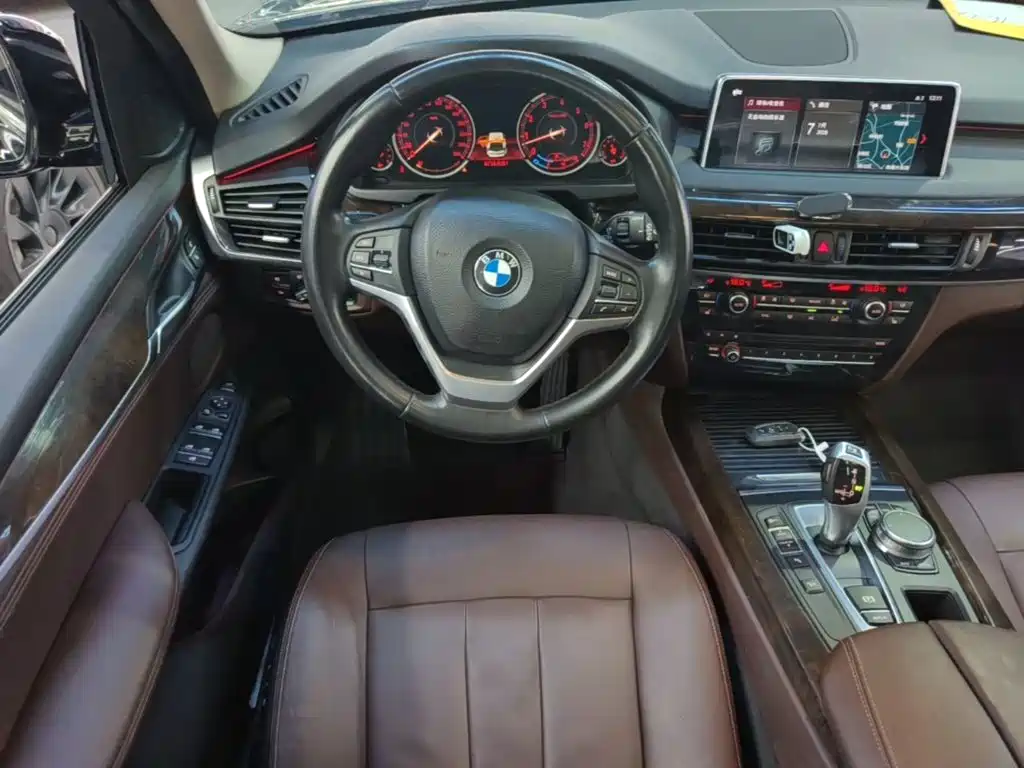 BMW X5 2018 — фото 11