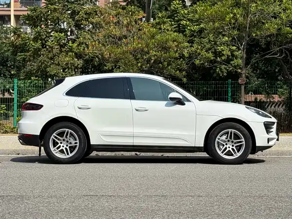 Porsche Macan 2015
