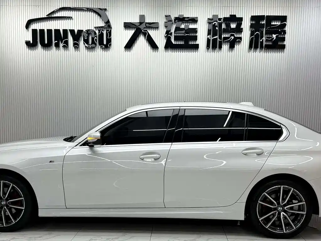 BMW 3 Series 2023