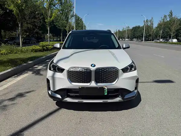 BMW iX1 2024