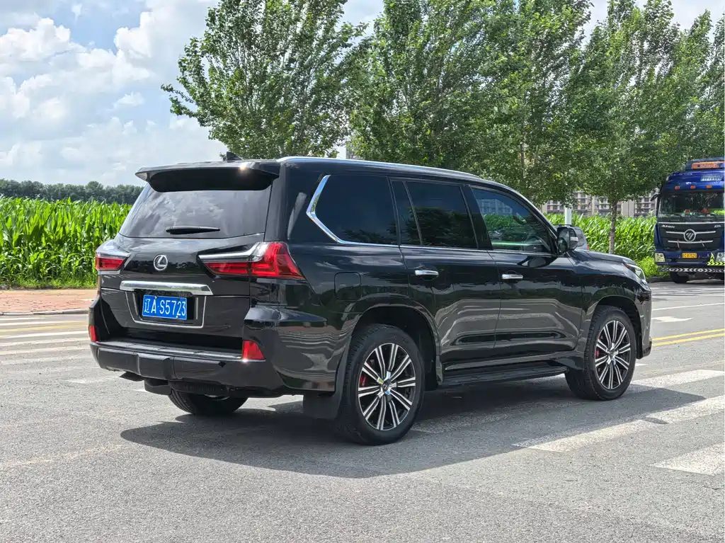 Lexus LX 2016