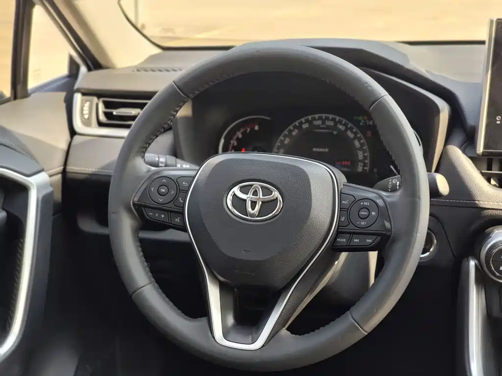Toyota RAV4 2022 — фото 20
