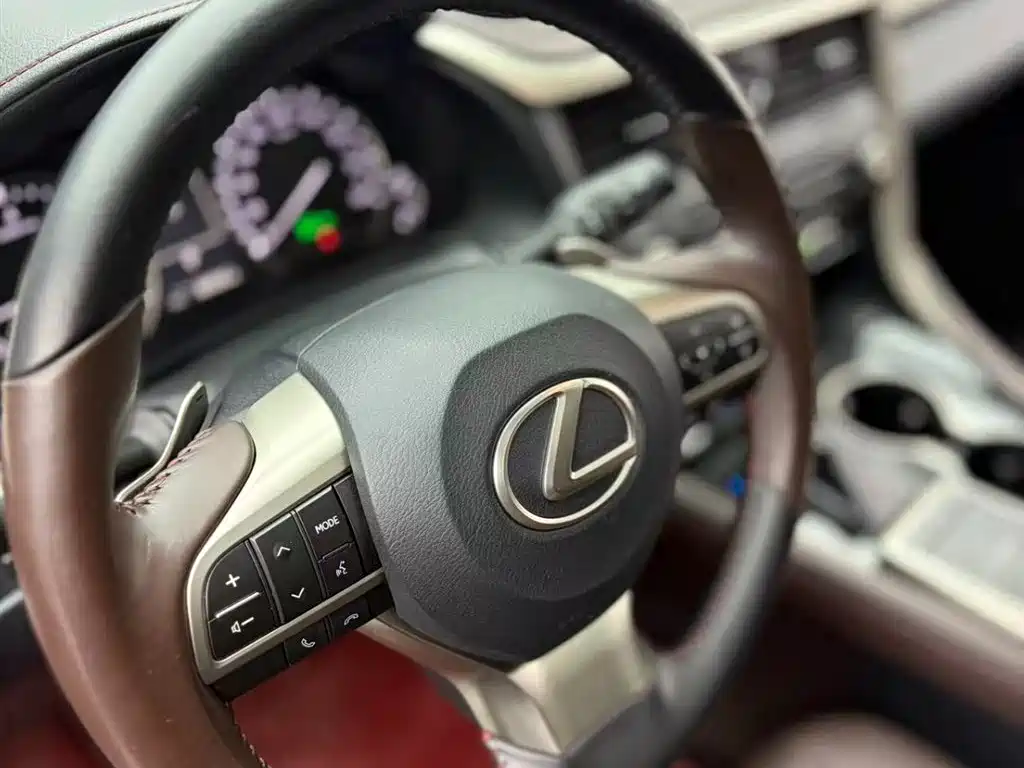Lexus RX 2022 — фото 10