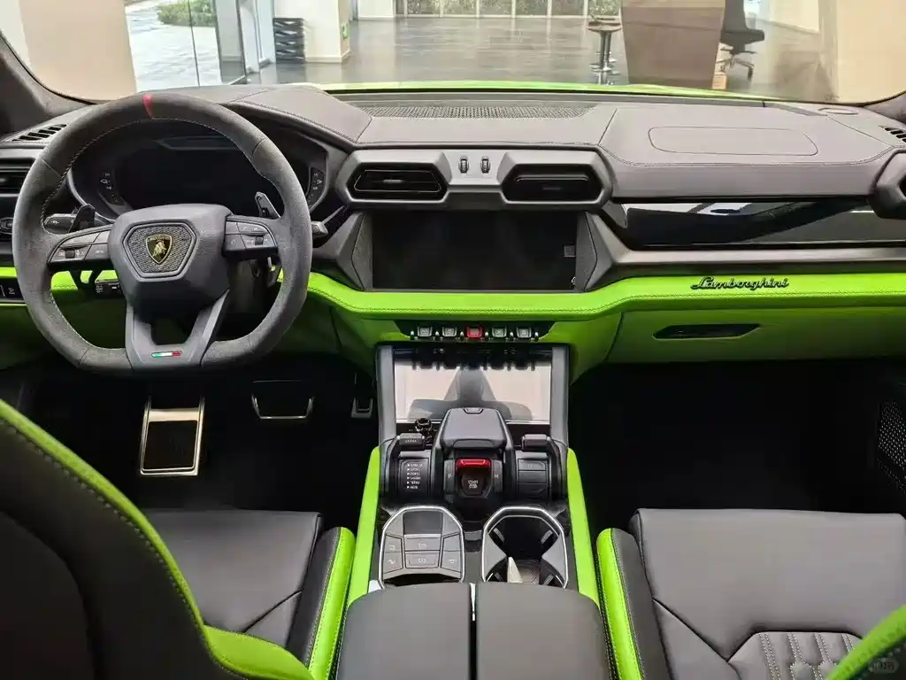 Lamborghini Urus SE — фото 6