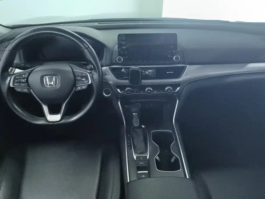 Honda Accord 2019 — фото 12