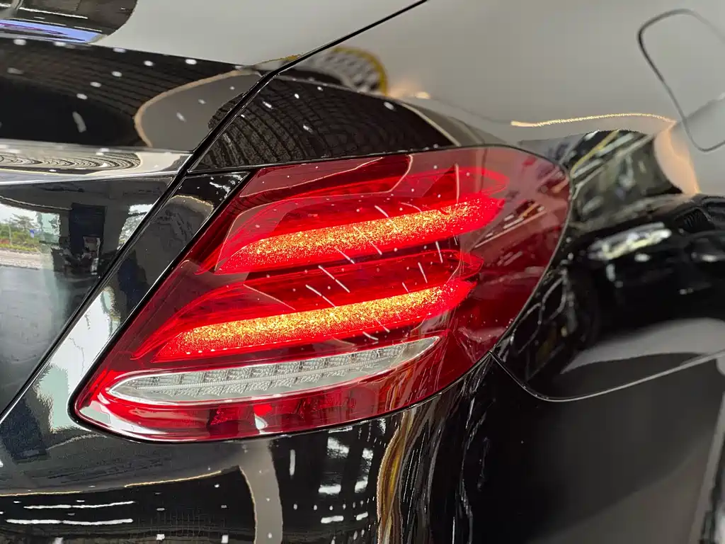 Mercedes-Benz E-Class 2020 — фото 17