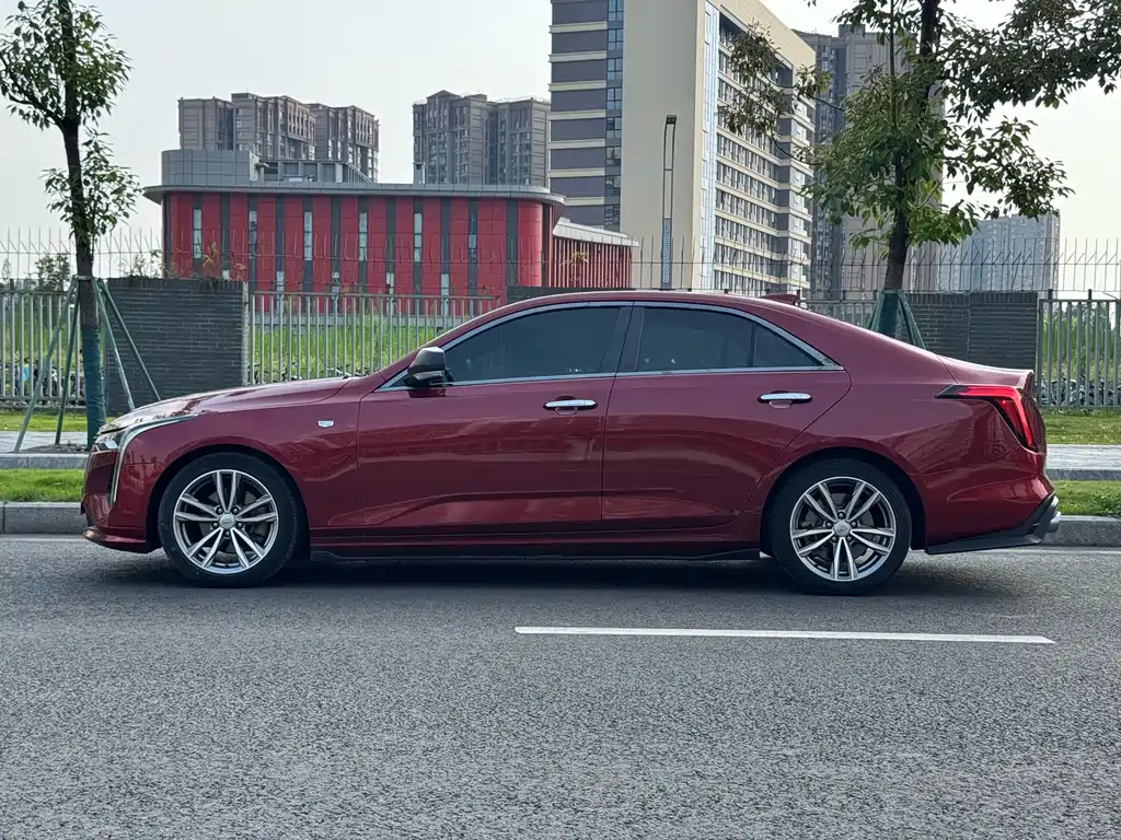 Cadillac CT4 2021 — фото 18