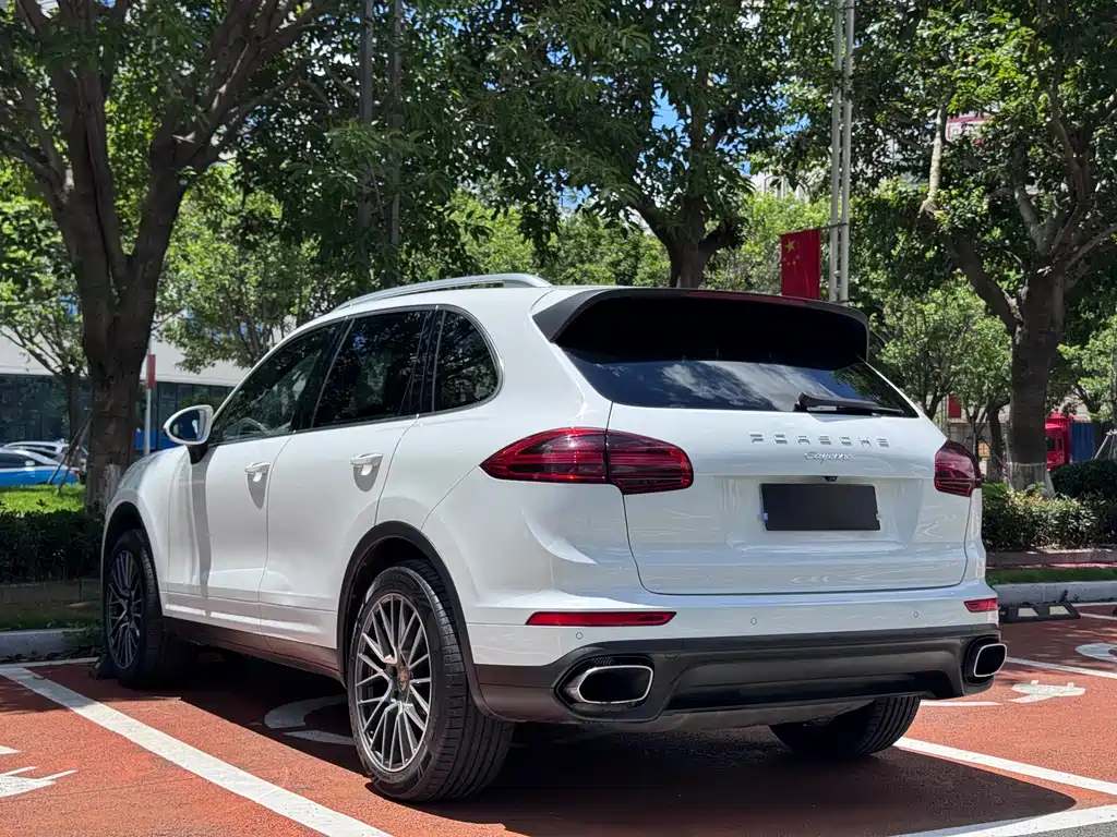 Porsche Cayenne 2015 — фото 9