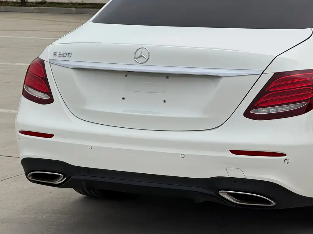 Mercedes-Benz E-Class 2018 — фото 14