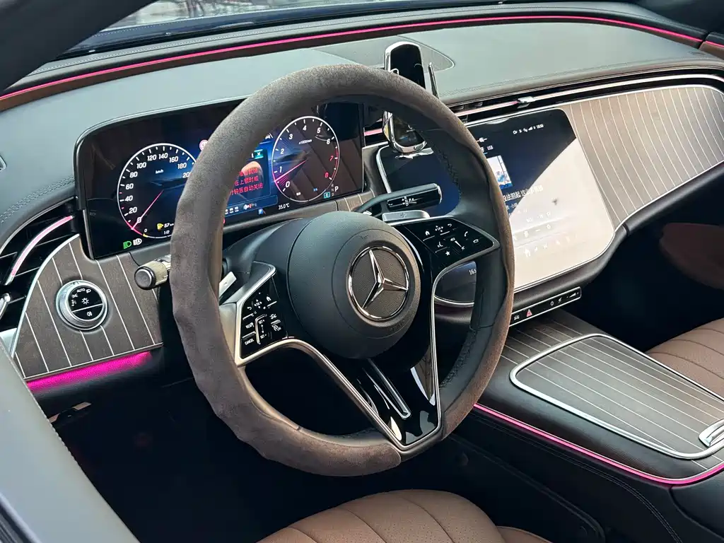 Mercedes-Benz E-Class 2025 — фото 17