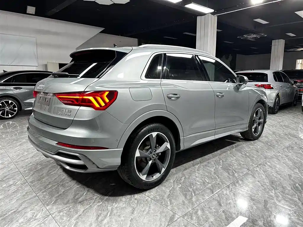 Audi Q3 2023 — фото 9