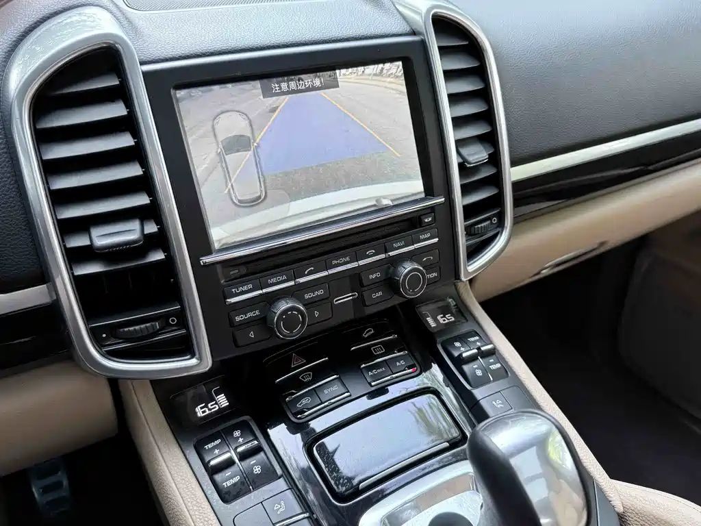Porsche Cayenne 2014 — фото 19