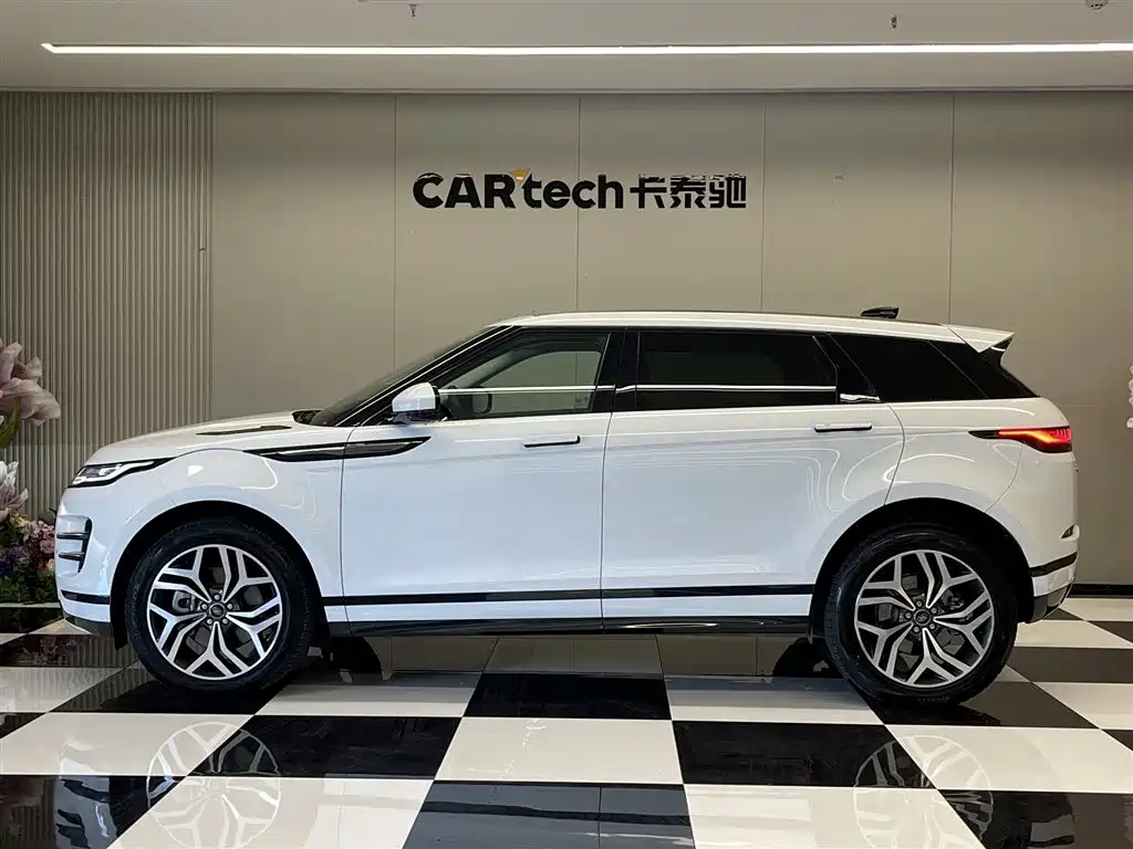 Land Rover Evoque 2023 — фото 8