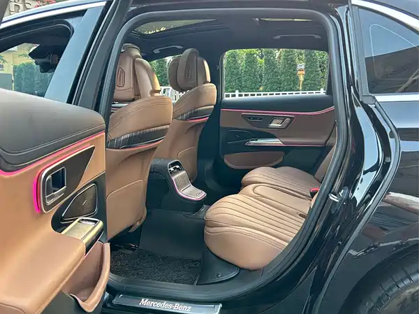 Mercedes-Benz E-Class 2025